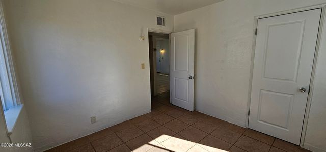 3520 S Lundy Avenue, Tucson, AZ 85713