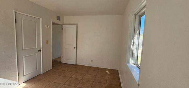 3520 S Lundy Avenue, Tucson, AZ 85713