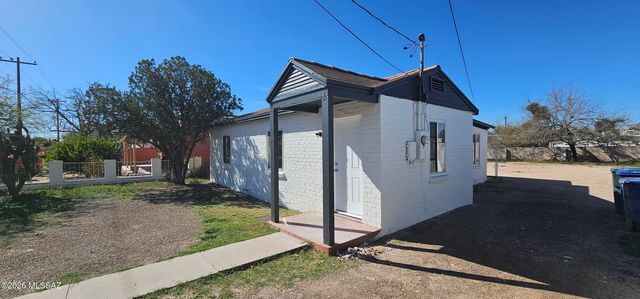 3520 S Lundy Avenue, Tucson, AZ 85713