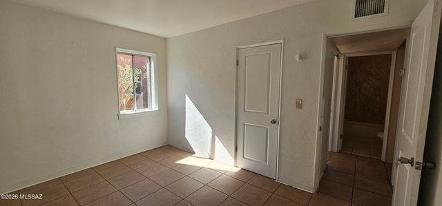 3520 S Lundy Avenue, Tucson, AZ 85713