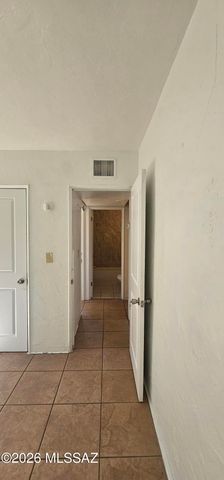 3520 S Lundy Avenue, Tucson, AZ 85713