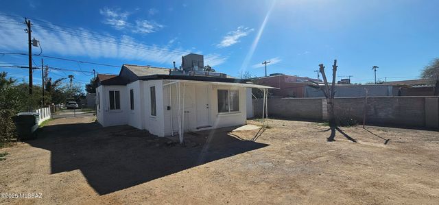 3520 S Lundy Avenue, Tucson, AZ 85713