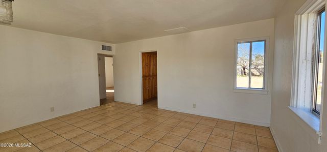 3520 S Lundy Avenue, Tucson, AZ 85713