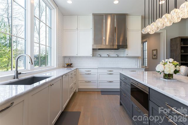 93 Mirehouse Run, Asheville, NC 28803