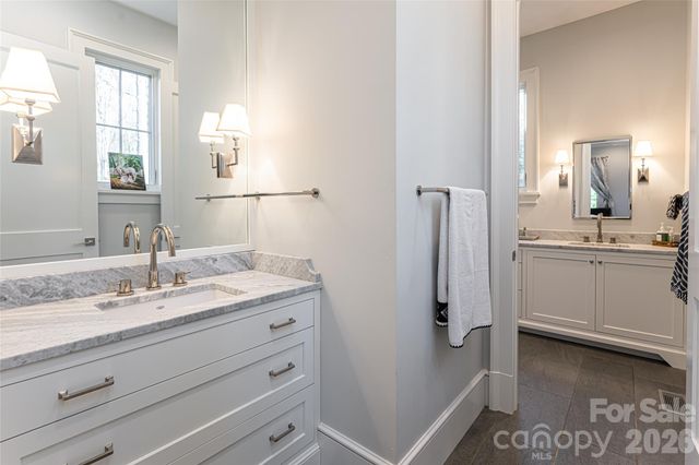 93 Mirehouse Run, Asheville, NC 28803