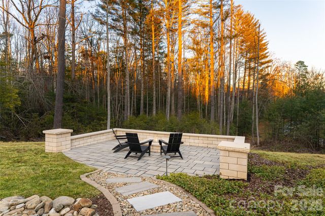 93 Mirehouse Run, Asheville, NC 28803