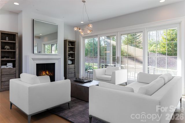 93 Mirehouse Run, Asheville, NC 28803