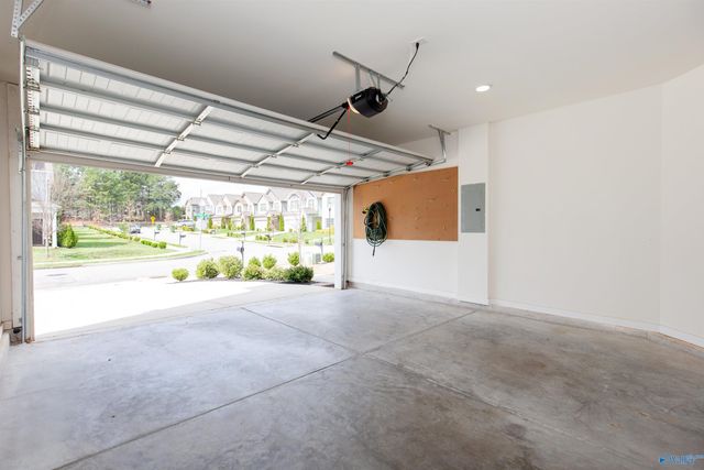 6028 Barringer Court NW, Huntsville, AL 35806