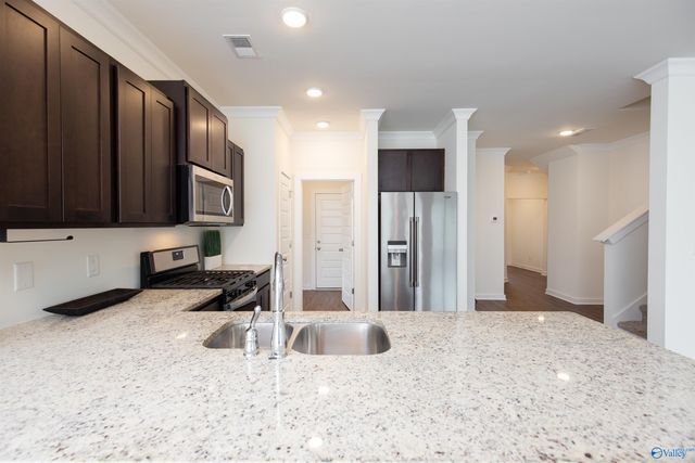 6028 Barringer Court NW, Huntsville, AL 35806