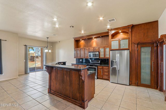 12921 FIRE FIGHTER Drive, El Paso, TX 79938