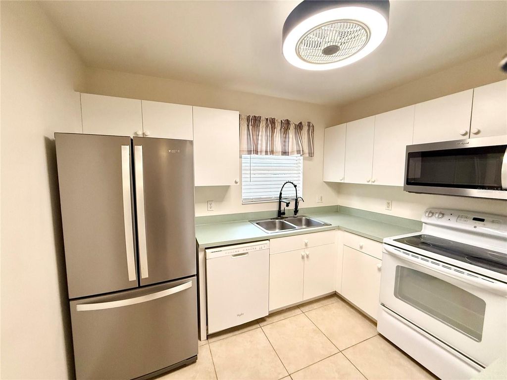 Image 7 of property listing at 16946 TOLEDO BLADE BOULEVARD, Port Charlotte, FL 33954