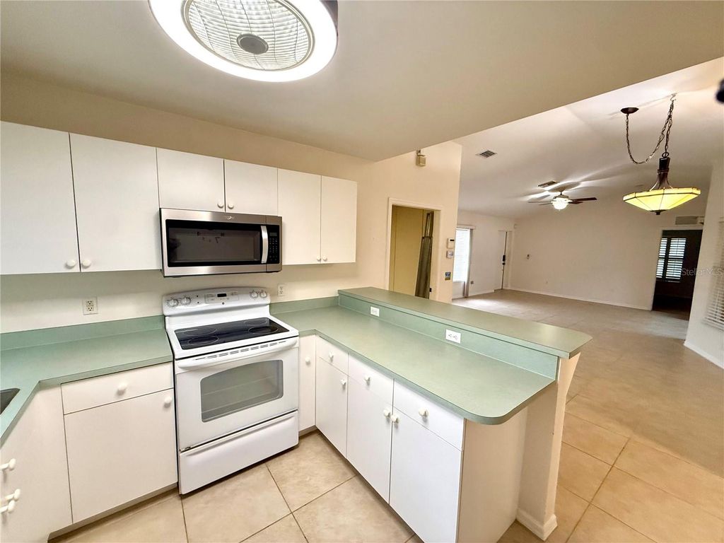 Image 9 of property listing at 16946 TOLEDO BLADE BOULEVARD, Port Charlotte, FL 33954