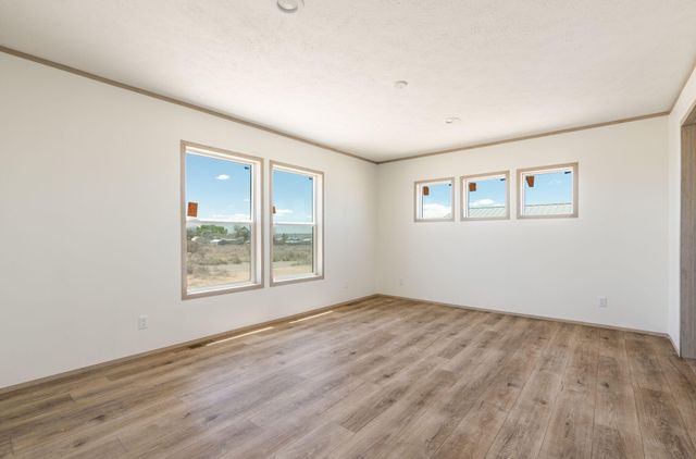 45 10th Avenue NE, Rio Rancho, NM 87144