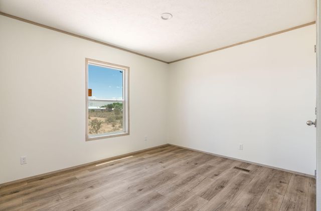 45 10th Avenue NE, Rio Rancho, NM 87144