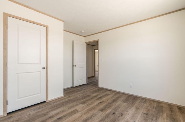 45 10th Avenue NE, Rio Rancho, NM 87144