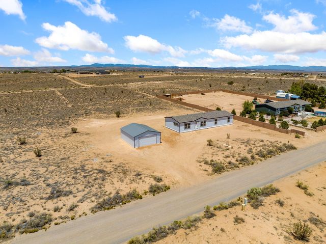 45 10th Avenue NE, Rio Rancho, NM 87144