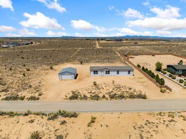 45 10th Avenue NE, Rio Rancho, NM 87144