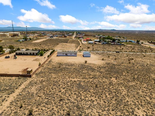 45 10th Avenue NE, Rio Rancho, NM 87144
