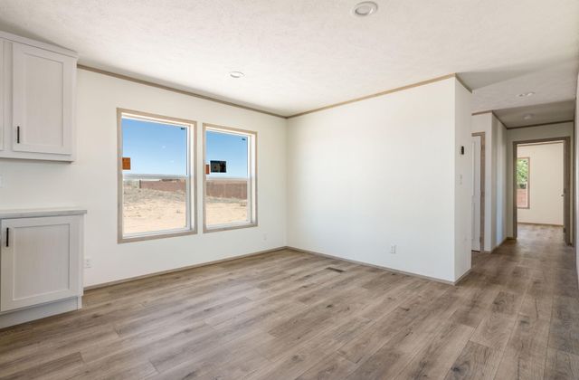 45 10th Avenue NE, Rio Rancho, NM 87144