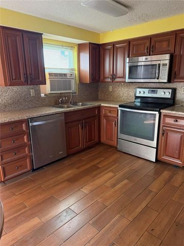 6350 LOMAND AVENUE, New Port Richey, FL 34653