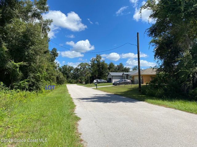 000 April Avenue, North Port, FL 34288