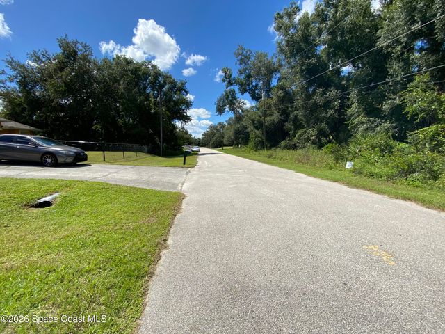 000 April Avenue, North Port, FL 34288