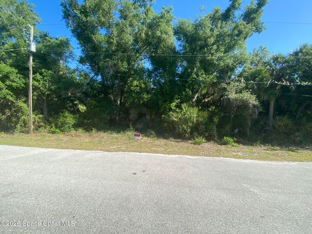 000 April Avenue, North Port, FL 34288