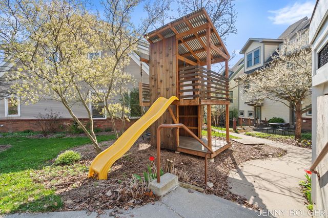 800 Livingston Avenue NE, Grand Rapids, MI 49503