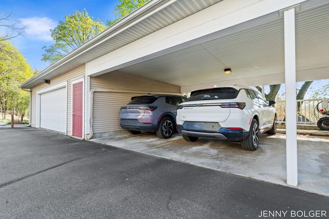 800 Livingston Avenue NE, Grand Rapids, MI 49503
