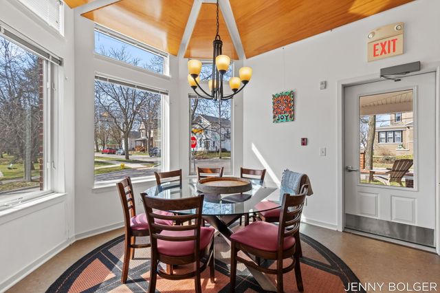 800 Livingston Avenue NE, Grand Rapids, MI 49503