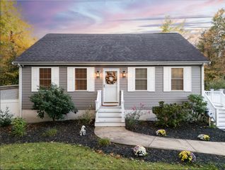 486 South St, Holbrook, MA 02343
