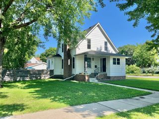 207 N 5th Street, Marshall, MN 56258
