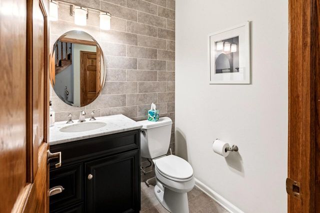 W72N509 Cider Mill COURT, Cedarburg, WI 53012
