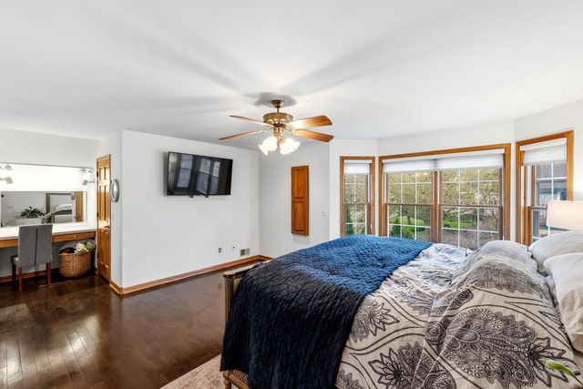 W72N509 Cider Mill COURT, Cedarburg, WI 53012