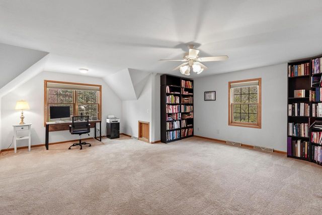 W72N509 Cider Mill COURT, Cedarburg, WI 53012