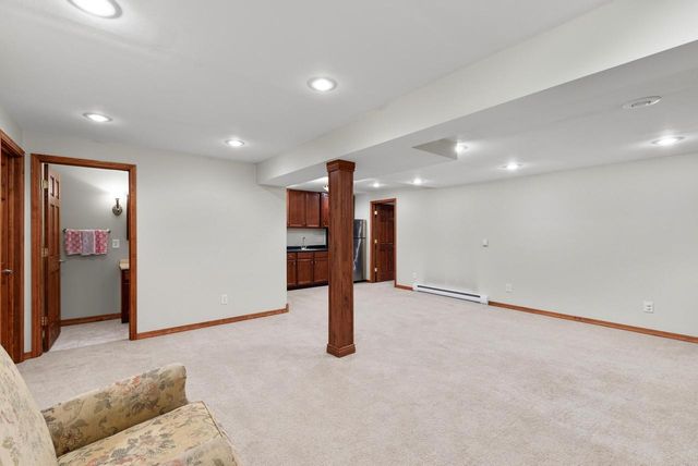 W72N509 Cider Mill COURT, Cedarburg, WI 53012