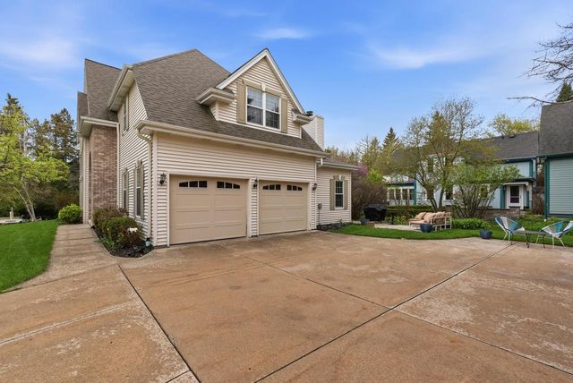 W72N509 Cider Mill COURT, Cedarburg, WI 53012