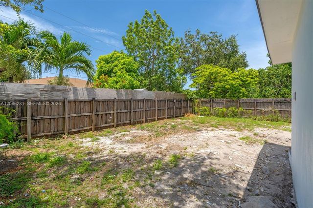 2121 NW 86th Terrace, Miami, FL 33147