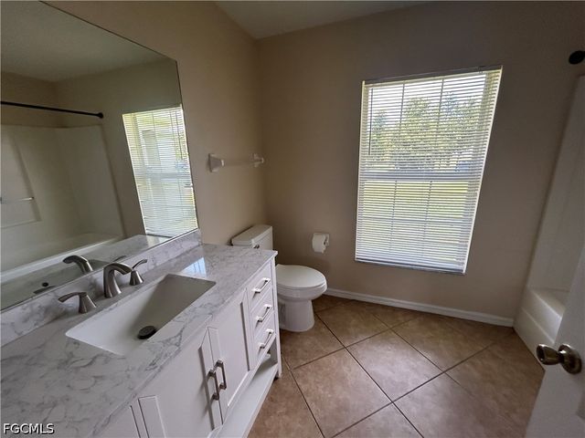 6012 Thrush AVE, Fort Myers, FL 33905