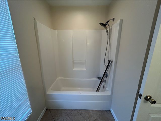 6012 Thrush AVE, Fort Myers, FL 33905