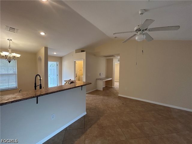 6012 Thrush AVE, Fort Myers, FL 33905