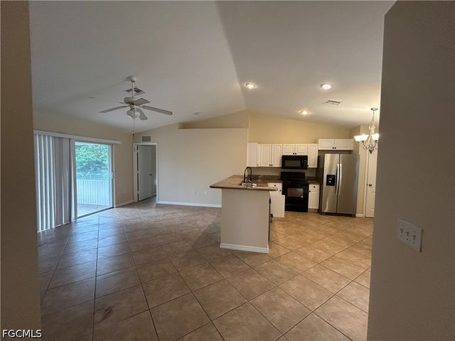 6012 Thrush AVE, Fort Myers, FL 33905