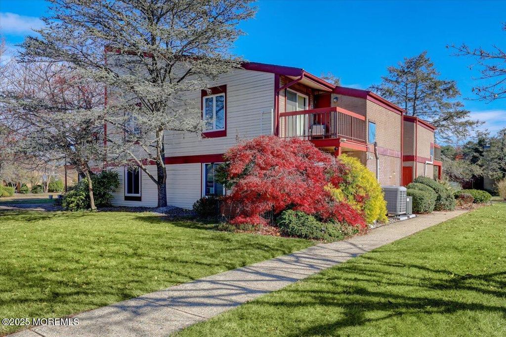 18 Northrup Drive 201, Brick, NJ 08724