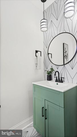 725 E 20TH ST, Baltimore, MD 21218