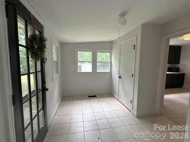 810 Mt Holly Huntersville Road, Charlotte, NC 28214