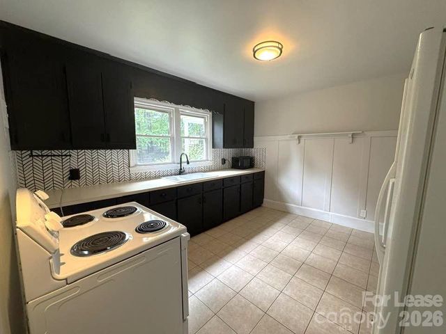 810 Mt Holly Huntersville Road, Charlotte, NC 28214