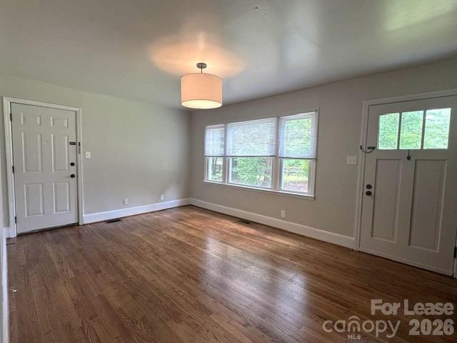 810 Mt Holly Huntersville Road, Charlotte, NC 28214