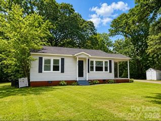 810 Mt Holly Huntersville Road, Charlotte, NC 28214