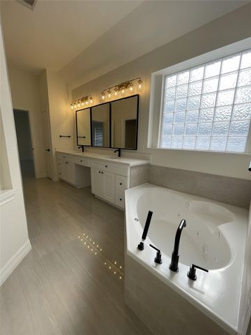 5622 Lake Place, Houston, TX 77041