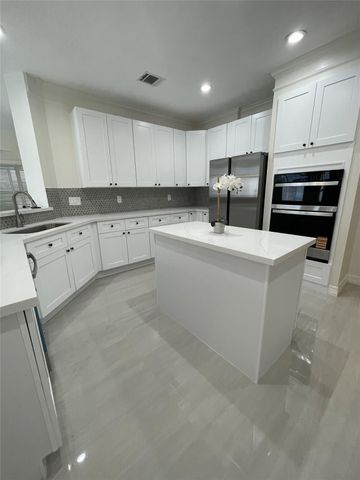 5622 Lake Place, Houston, TX 77041